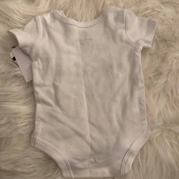 Newborn Short Sleeve Onesie NWT - Picture 6 of 6